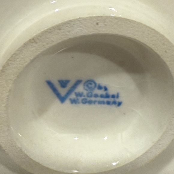 Vintage Hummel Doll Bath #319 Goebel West Germany 5 inch Figurine Bath Time - Picture 5 of 5